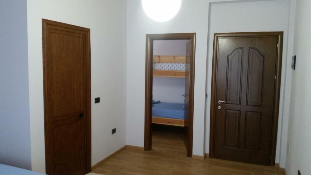 Bujtina E Tomorrit Hotel Ujanik Buitenkant foto