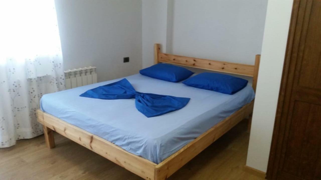 Bujtina E Tomorrit Hotel Ujanik Buitenkant foto