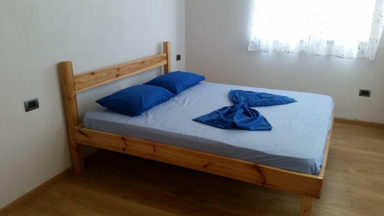 Bujtina E Tomorrit Hotel Ujanik Buitenkant foto