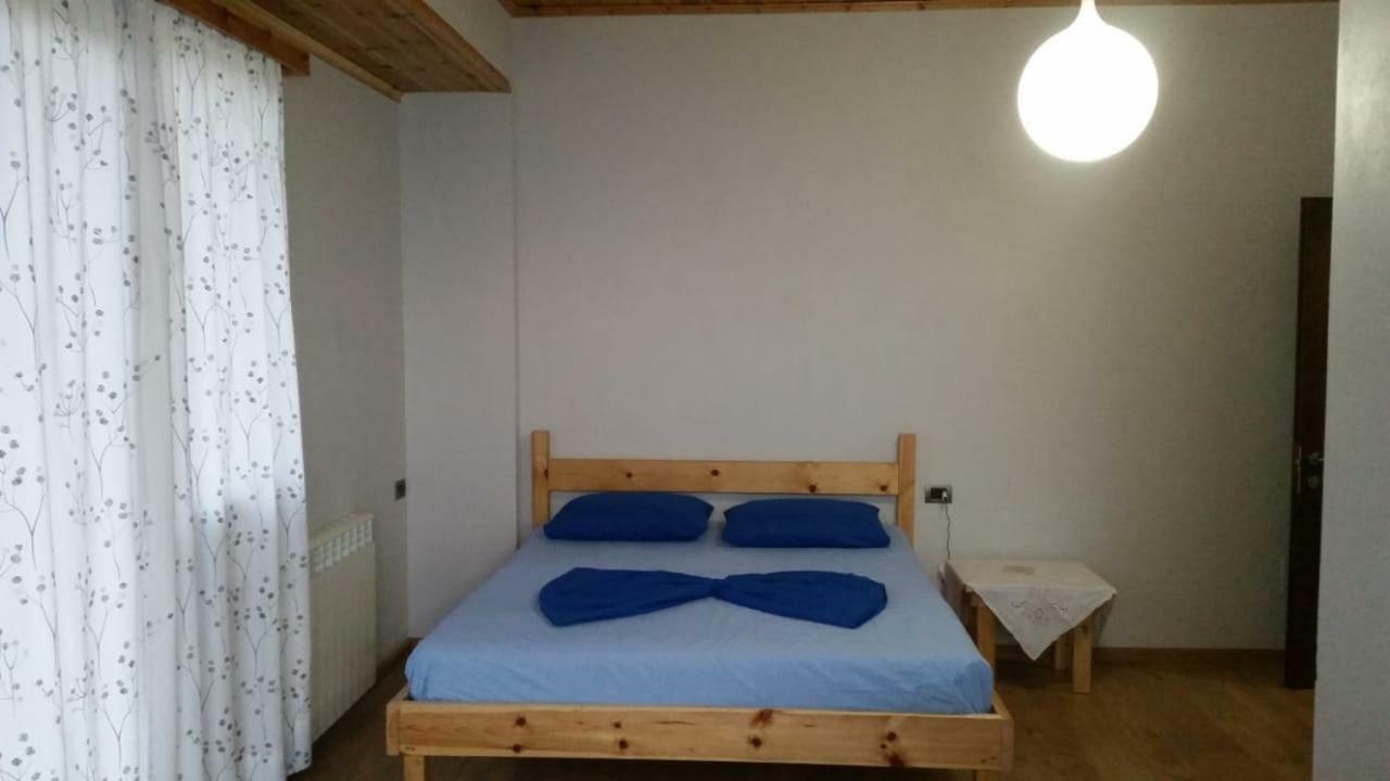 Bujtina E Tomorrit Hotel Ujanik Buitenkant foto